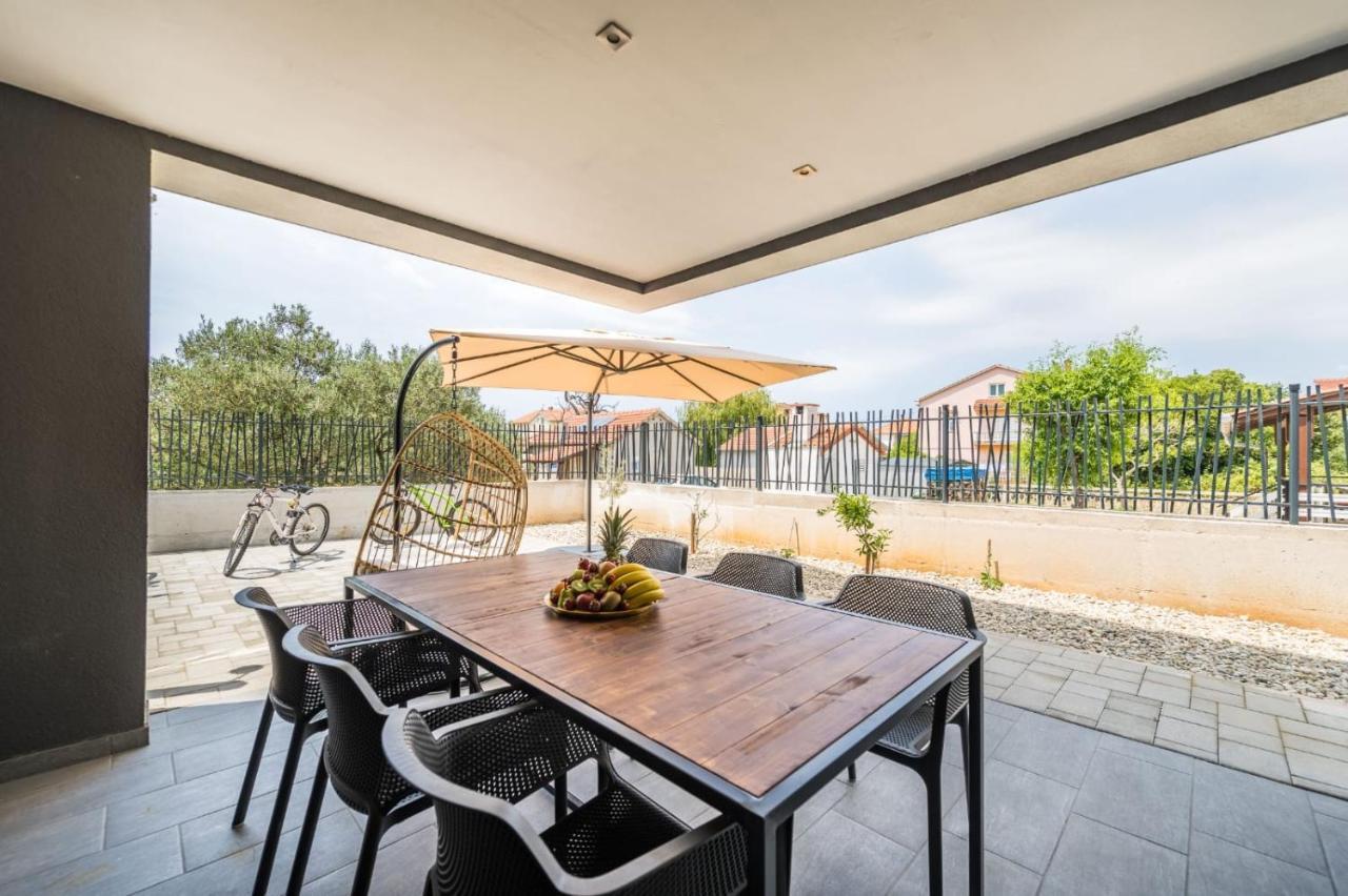 Holiday House Sukosan Zadar Esterno foto
